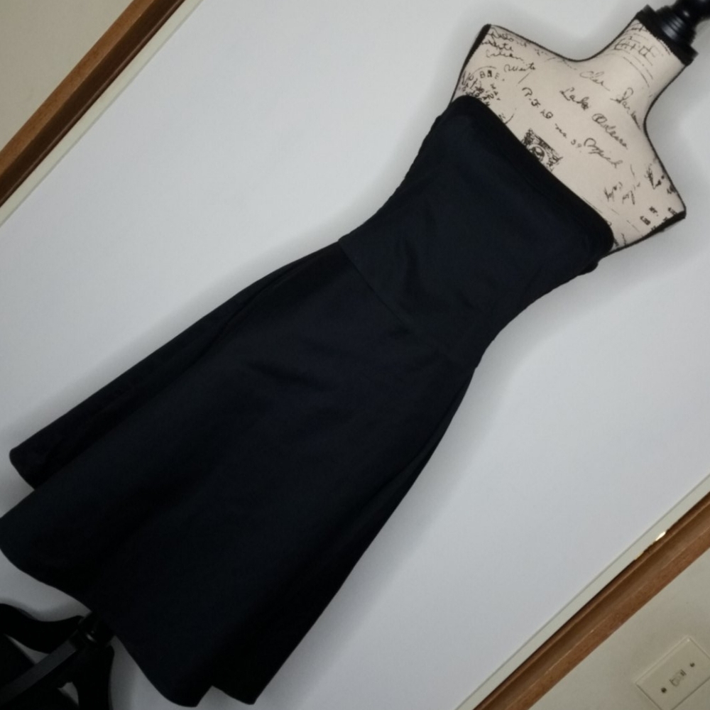 White House Black Market size 4 cocktail dress